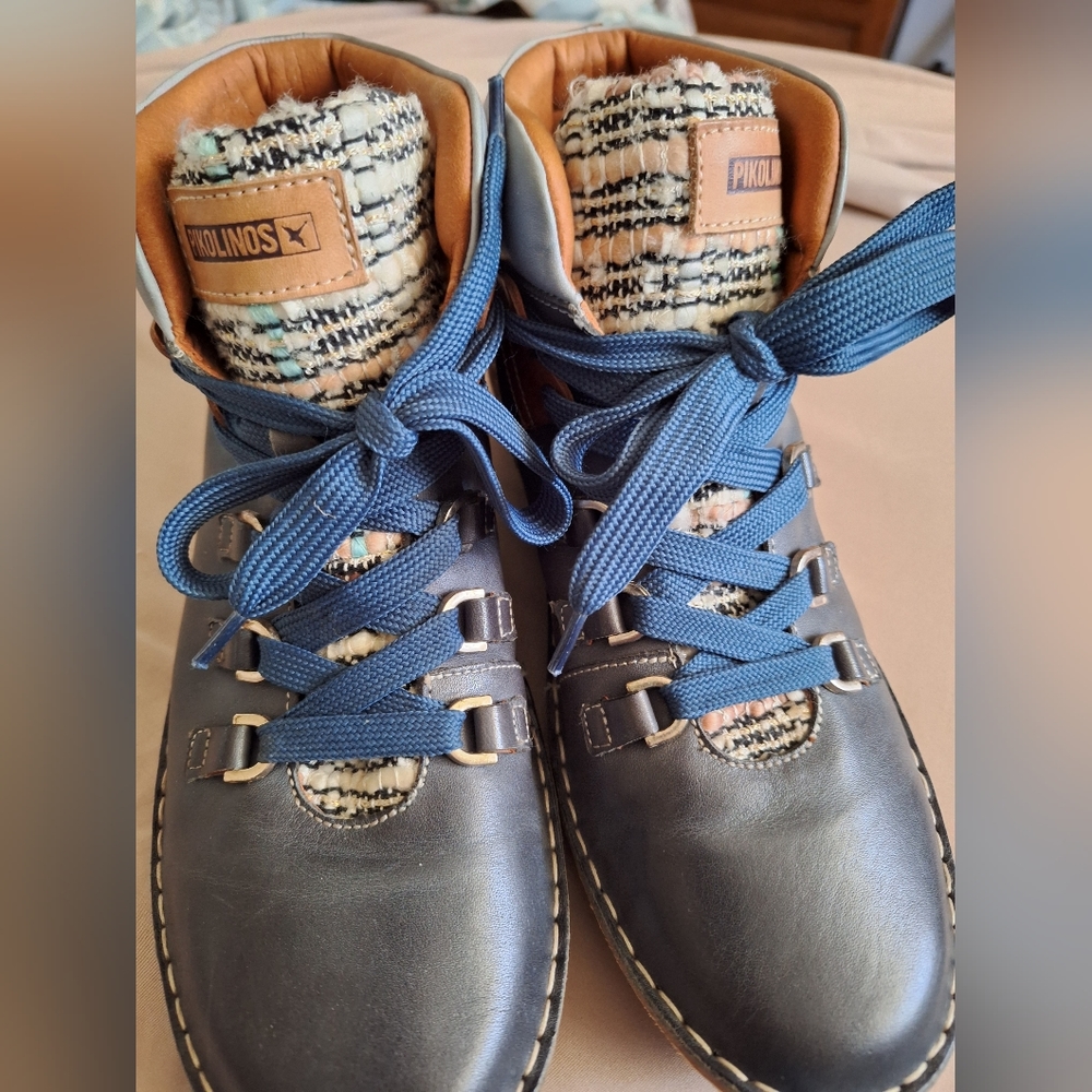 Pikolinos booties